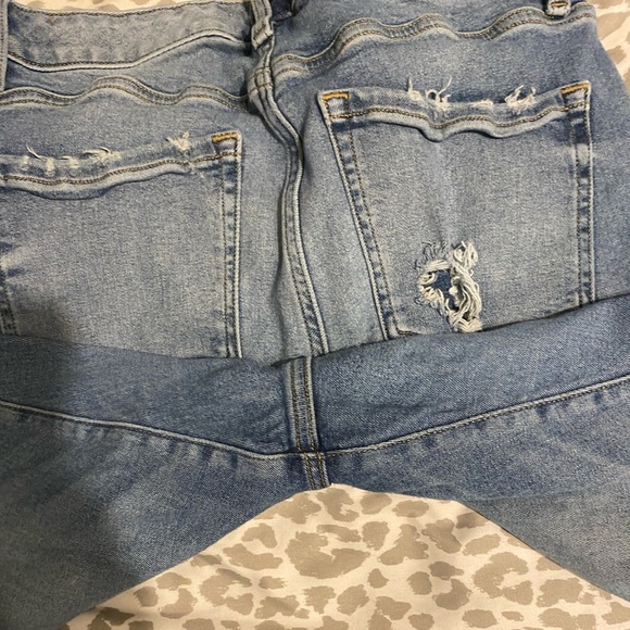 Lane Bryant distressed jeans! - Picture 4 of 5